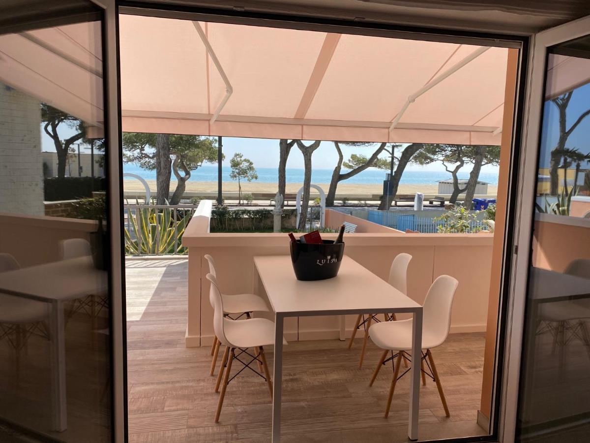 Appartamento Fronte Mare Villa Lory لينانو سابيادورو المظهر الخارجي الصورة