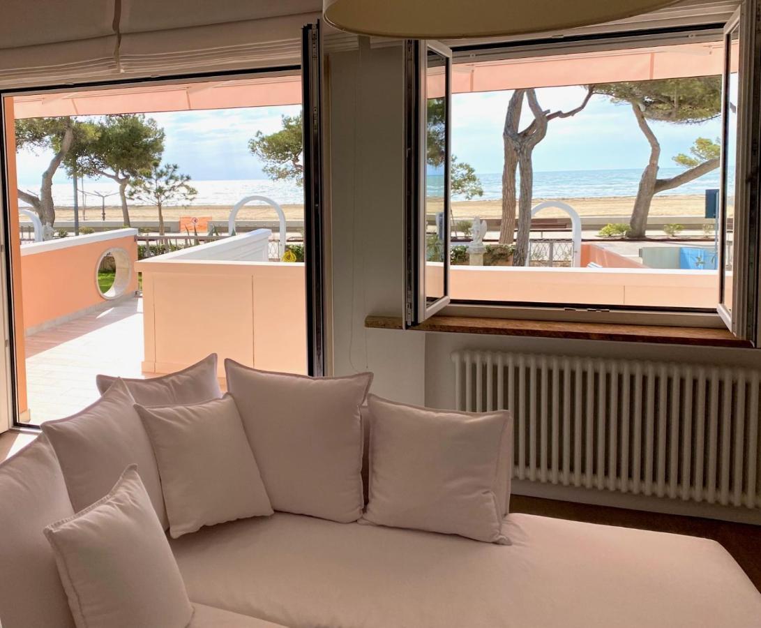 Appartamento Fronte Mare Villa Lory لينانو سابيادورو المظهر الخارجي الصورة