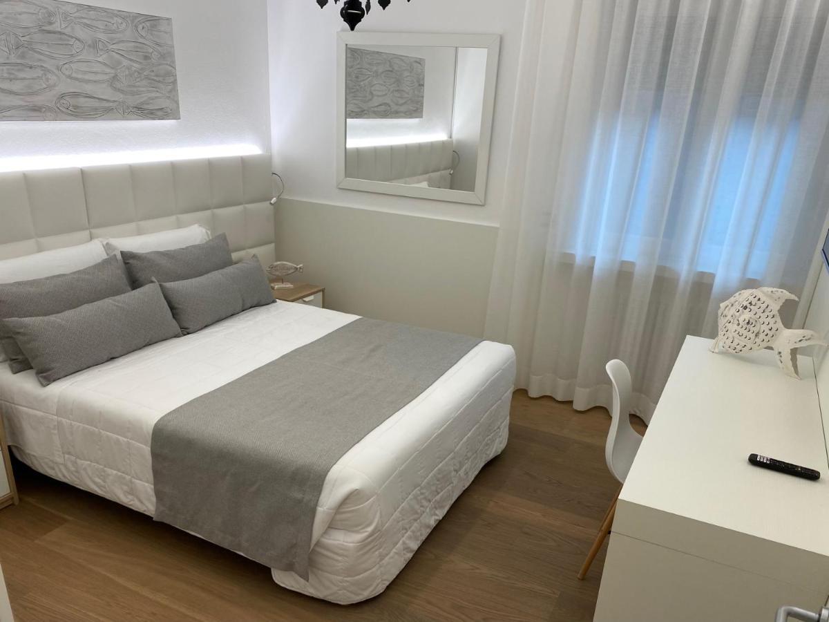Appartamento Fronte Mare Villa Lory لينانو سابيادورو المظهر الخارجي الصورة