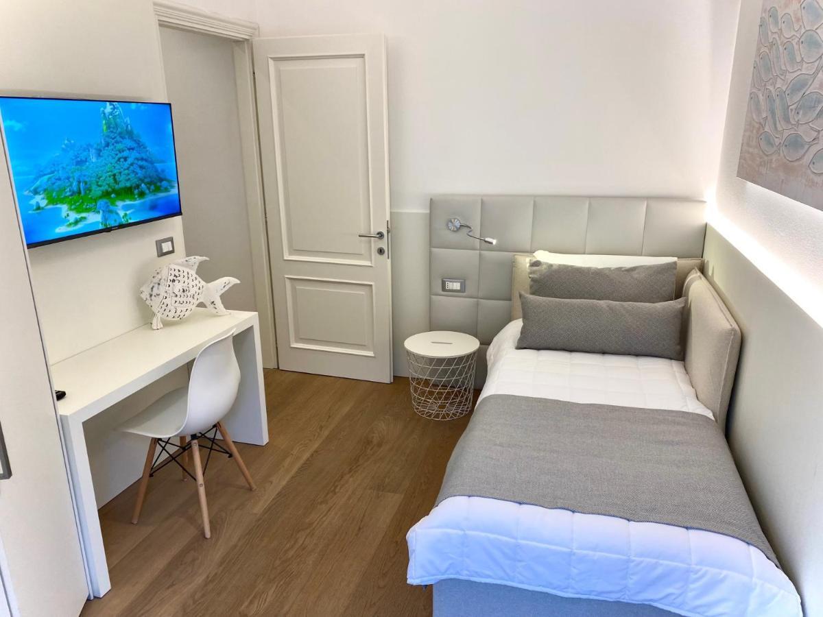 Appartamento Fronte Mare Villa Lory لينانو سابيادورو المظهر الخارجي الصورة