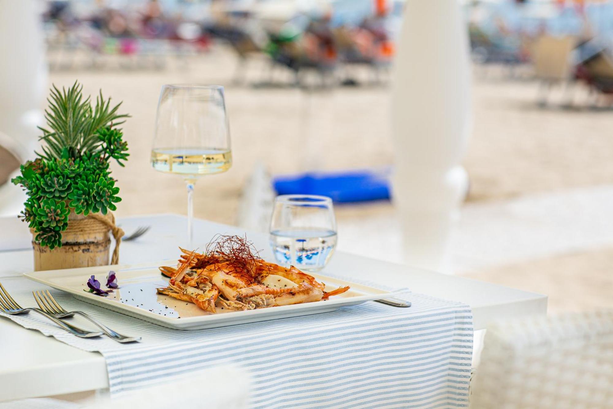 Appartamento Fronte Mare Villa Lory لينانو سابيادورو المظهر الخارجي الصورة
